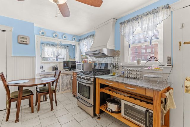 14 Cottage Street, Nashua, NH 03060