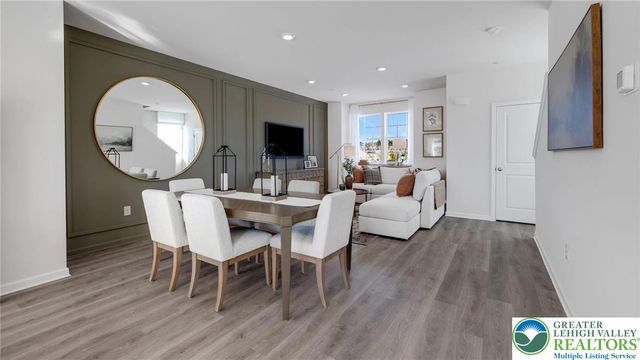 8214 Alexander Court, Upper Macungie Twp, PA 18031