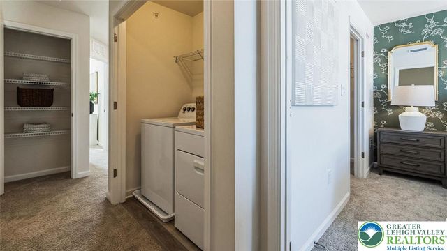 8214 Alexander Court, Upper Macungie Twp, PA 18031