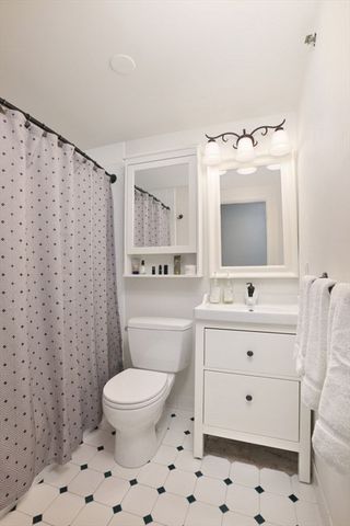 534 Beacon 501, Boston, MA 02215