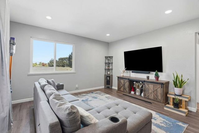 5547 Russo, San Jose, CA 95118