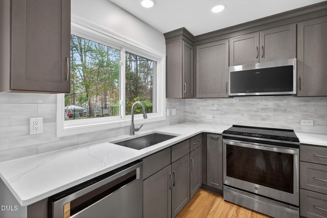 1112 Stonehedge Avenue, Durham, NC 27707