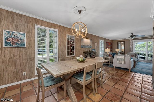 995 9th AVE S 6, Naples, FL 34102