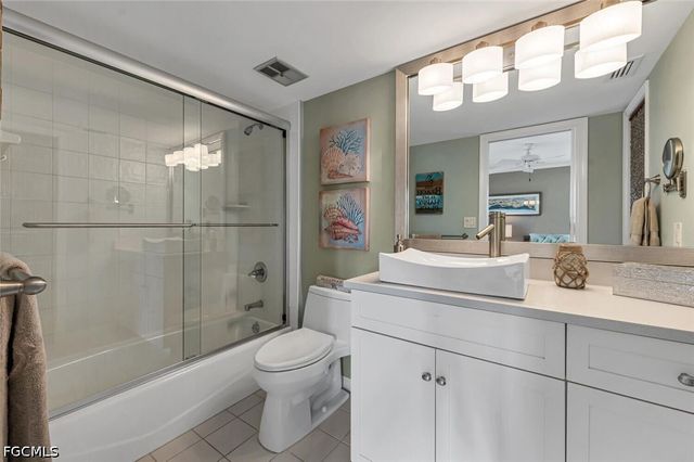 995 9th AVE S 6, Naples, FL 34102