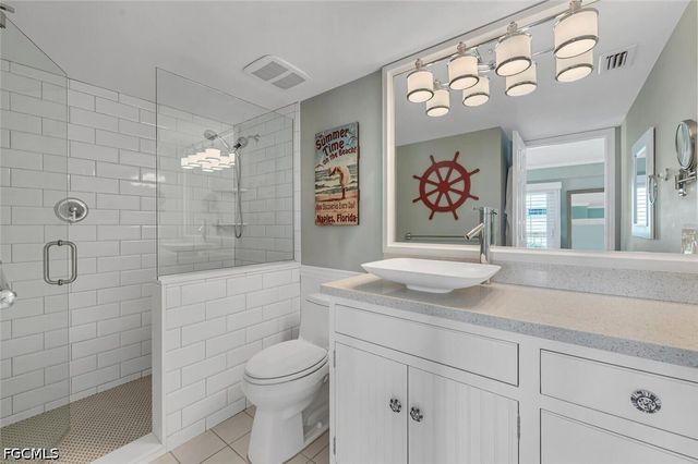 995 9th AVE S 6, Naples, FL 34102