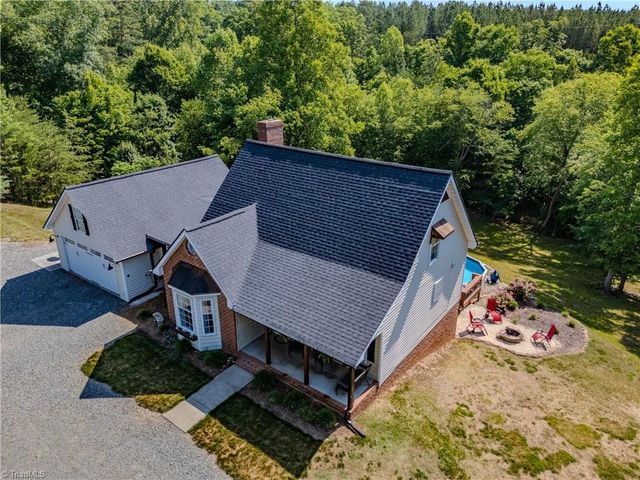 1125 Briarwood Drive, Walnut Cove, NC 27052