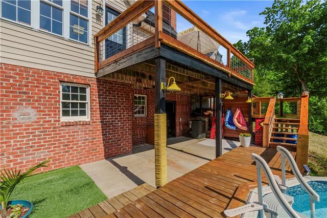 1125 Briarwood Drive, Walnut Cove, NC 27052