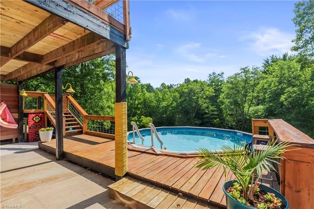 1125 Briarwood Drive, Walnut Cove, NC 27052