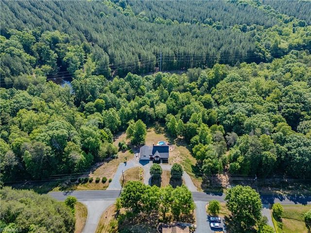 1125 Briarwood Drive, Walnut Cove, NC 27052