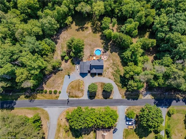 1125 Briarwood Drive, Walnut Cove, NC 27052