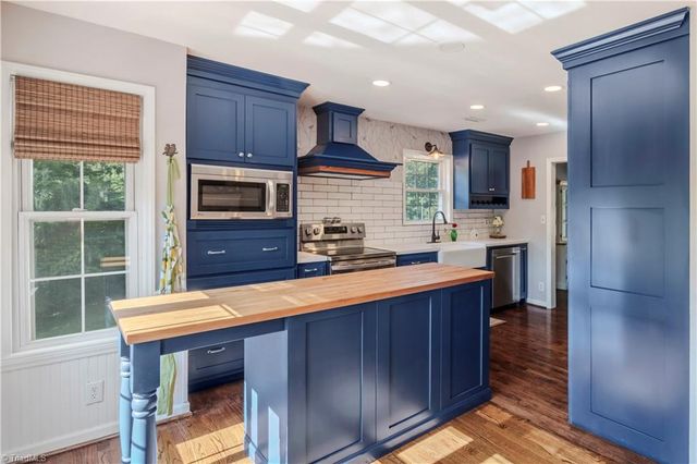 1125 Briarwood Drive, Walnut Cove, NC 27052