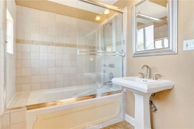 5102 Medina Road, Woodland Hills, CA 91364