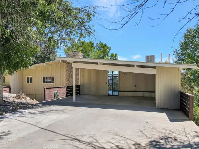 5102 Medina Road, Woodland Hills, CA 91364
