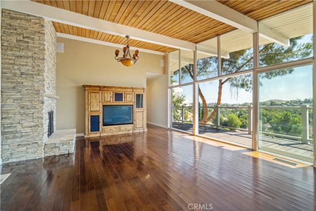 5102 Medina Road, Woodland Hills, CA 91364