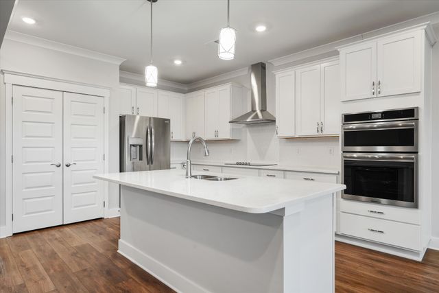 492 Triple Crown Cir, Gallatin, TN 37066