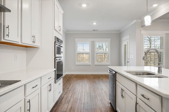 492 Triple Crown Cir, Gallatin, TN 37066