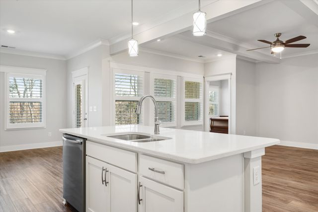 492 Triple Crown Cir, Gallatin, TN 37066