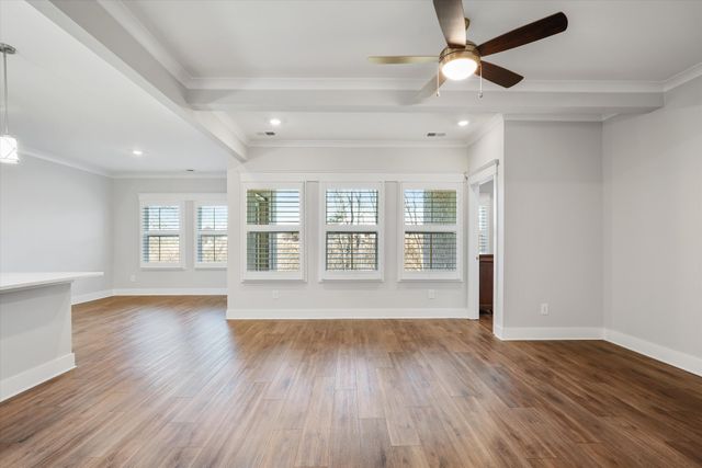 492 Triple Crown Cir, Gallatin, TN 37066