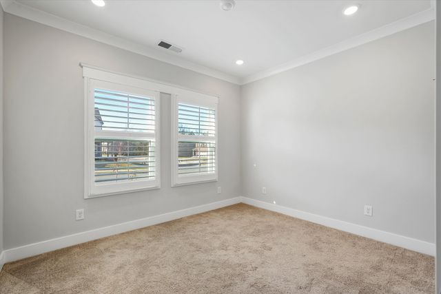 492 Triple Crown Cir, Gallatin, TN 37066