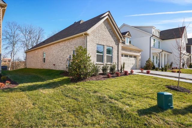 492 Triple Crown Cir, Gallatin, TN 37066