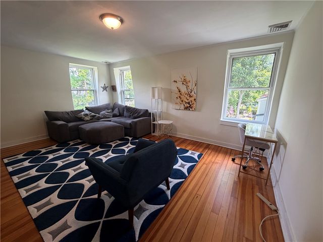 44 Everett Street 3, Newport, RI 02840