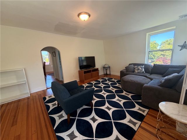 44 Everett Street 3, Newport, RI 02840