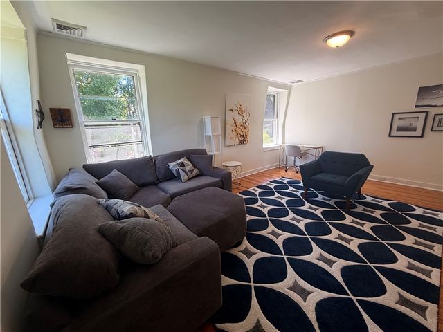 44 Everett Street 3, Newport, RI 02840