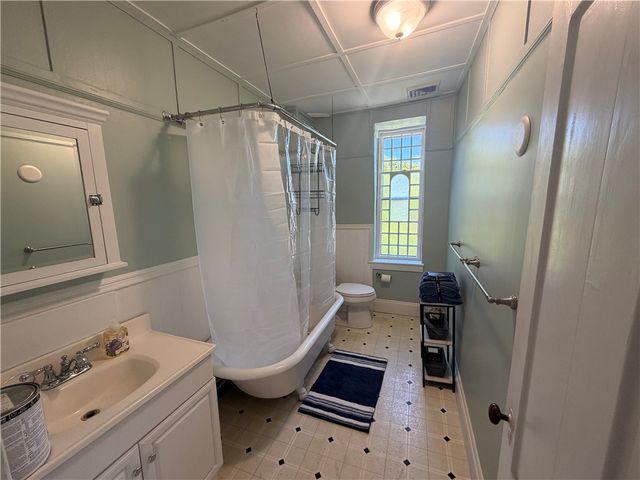 44 Everett Street 3, Newport, RI 02840