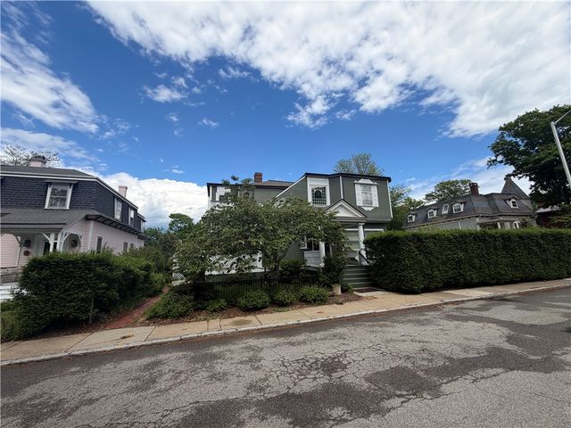 44 Everett Street 3, Newport, RI 02840