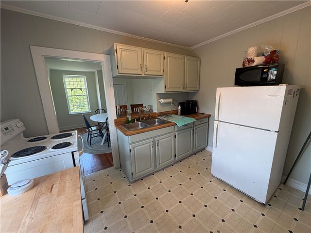 44 Everett Street 3, Newport, RI 02840