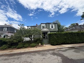 44 Everett Street 3, Newport, RI 02840