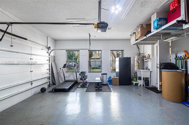 15941 NW 83rd Ave, Miami Lakes, FL 33016