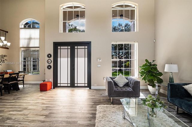 15941 NW 83rd Ave, Miami Lakes, FL 33016