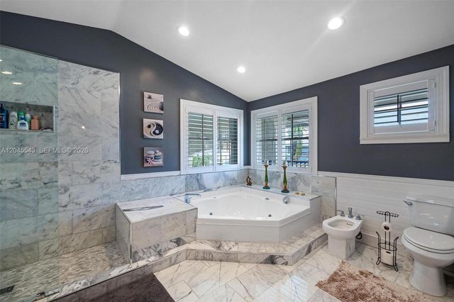 15941 NW 83rd Ave, Miami Lakes, FL 33016