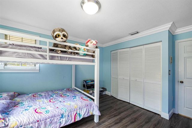 15941 NW 83rd Ave, Miami Lakes, FL 33016