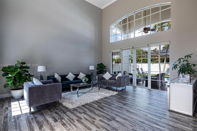 15941 NW 83rd Ave, Miami Lakes, FL 33016