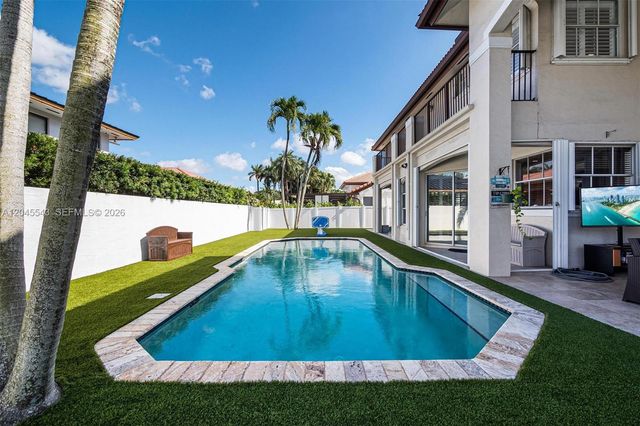 15941 NW 83rd Ave, Miami Lakes, FL 33016