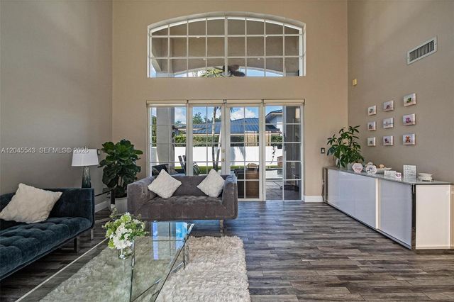 15941 NW 83rd Ave, Miami Lakes, FL 33016
