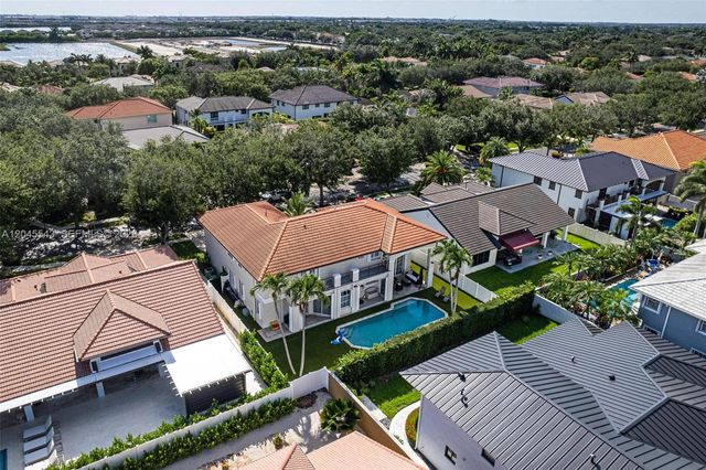 15941 NW 83rd Ave, Miami Lakes, FL 33016