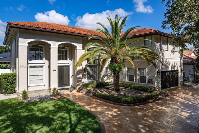 15941 NW 83rd Ave, Miami Lakes, FL 33016