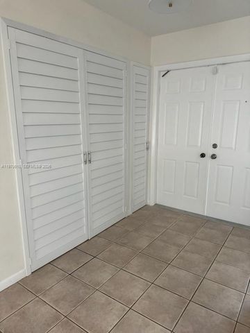 706 NW 108 TE, Pembroke Pines, FL 33026