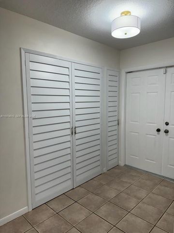 706 NW 108 TE, Pembroke Pines, FL 33026