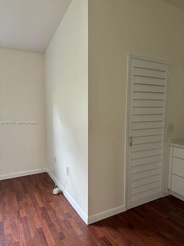 706 NW 108 TE, Pembroke Pines, FL 33026