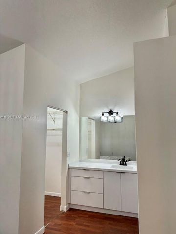 706 NW 108 TE, Pembroke Pines, FL 33026