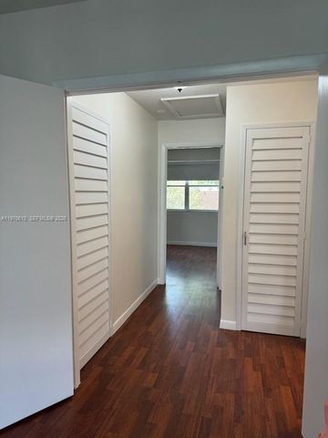 706 NW 108 TE, Pembroke Pines, FL 33026