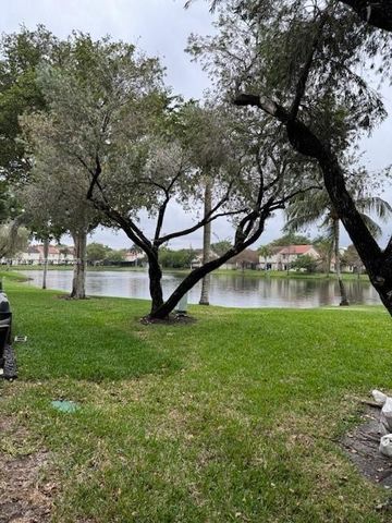 706 NW 108 TE, Pembroke Pines, FL 33026