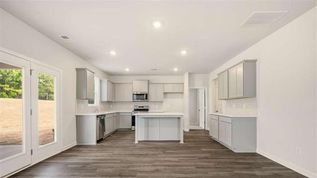 39 Weymouth Drive, Locust Grove, GA 30248