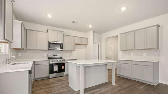39 Weymouth Drive, Locust Grove, GA 30248