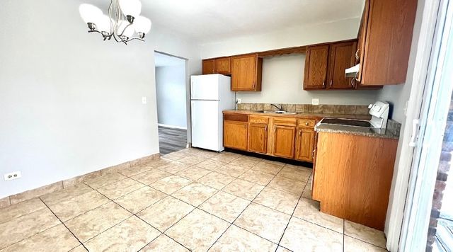 1355 Abbott Drive 3, Elgin, IL 60123