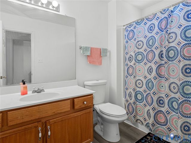 7766 Nathan Ln, North Chesterfield, VA 23235